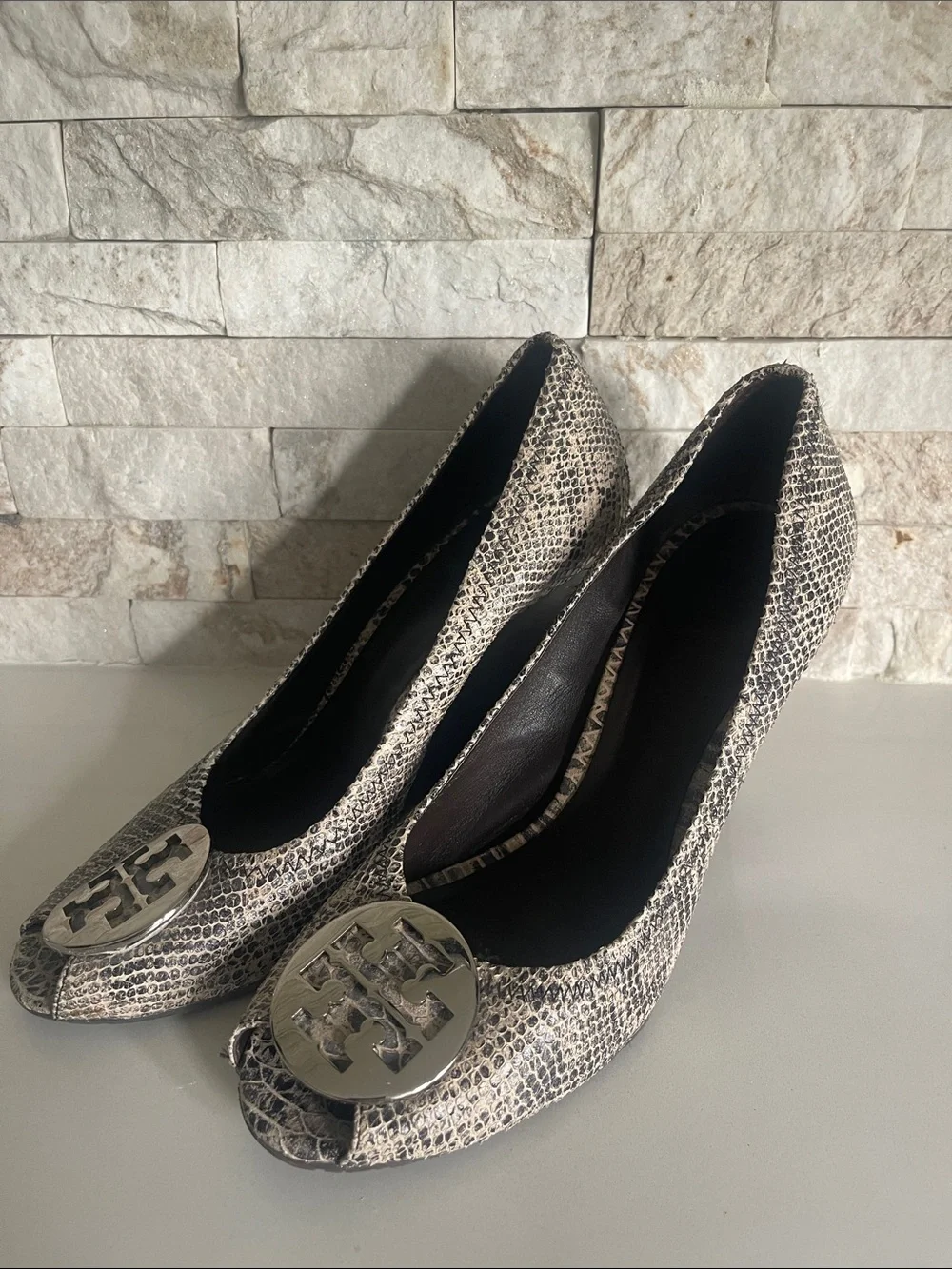 $375 Tory Burch Julianne Python Embossed Leather Peep-Toe Wedges Size 10